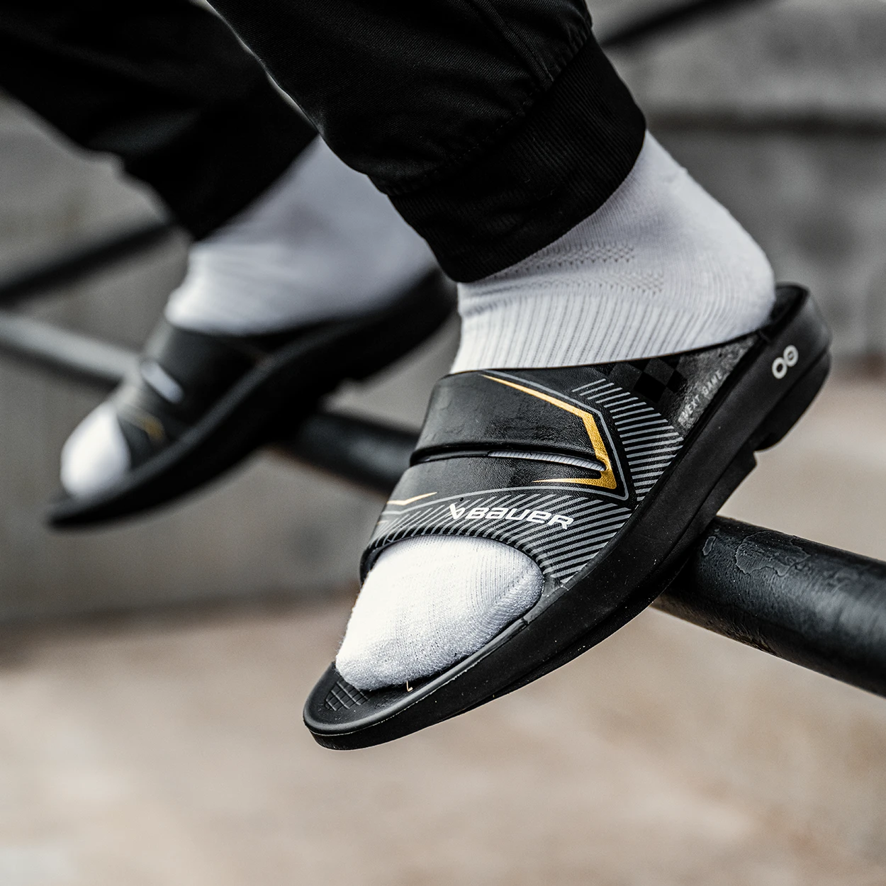 BAUER | OOFOS SLIDE - THE BARTLETT JUNIOR 3 BAUER | OOFOS SLIDE - THE BARTLETT JUNIOR