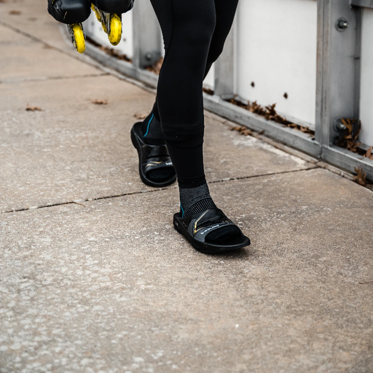 BAUER | OOFOS SLIDE - THE BARTLETT JUNIOR 6 BAUER | OOFOS SLIDE - THE BARTLETT JUNIOR - Image 4