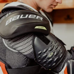 Bauer VAPOR HYPERLITE SHOULDER PAD INTERMEDIATE 9 Bauer VAPOR HYPERLITE SHOULDER PAD INTERMEDIATE -Bauer 627092 5