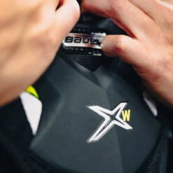 Bauer VAPOR X-W SHOULDER PAD WOMEN 7 Bauer VAPOR X-W SHOULDER PAD WOMEN -Bauer VAPORX WShoulderPadWomen 3