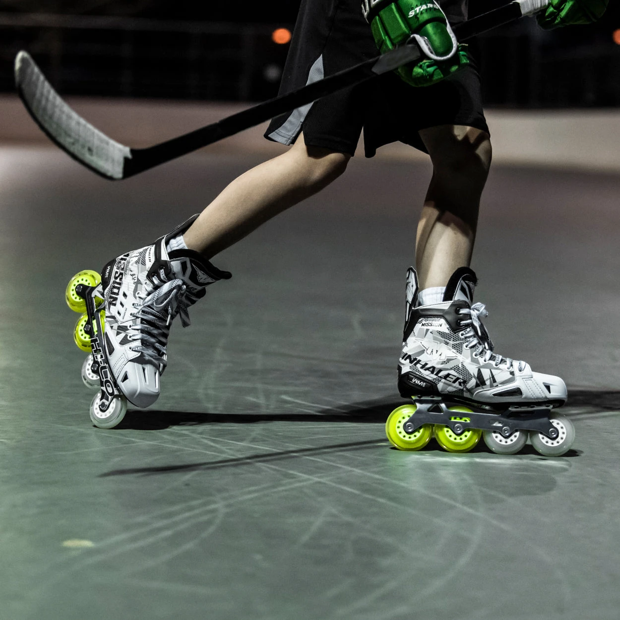 Bauer MISSION RH INHALER WM03 SKATE SENIOR 4 Bauer MISSION RH INHALER WM03 SKATE SENIOR - Image 2